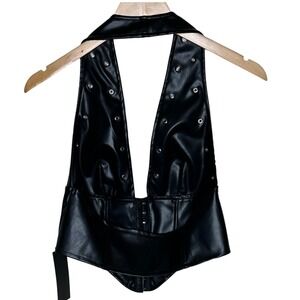 NWT Everly Rowe Faux Leather Studded Halter Corset Vest Top size Medium Black
